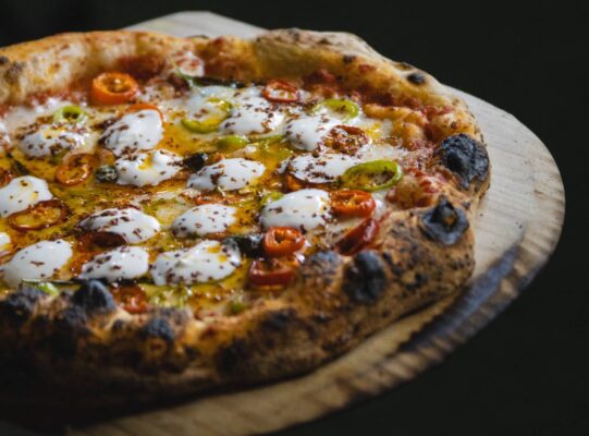 פיצה מוצרלה חריפה